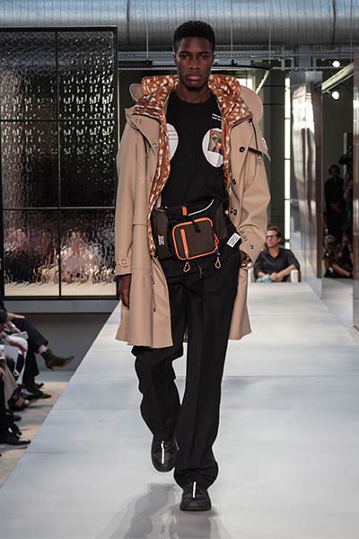 تصاميم راقية بلمسة جريئة ... اليك مجموعة Ricardo Tisci الأولى لدار Burberry